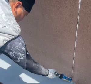 姫路市夢前町　M様邸　屋根塗装・外壁塗装　シーリング工事、屋根下塗り (4)