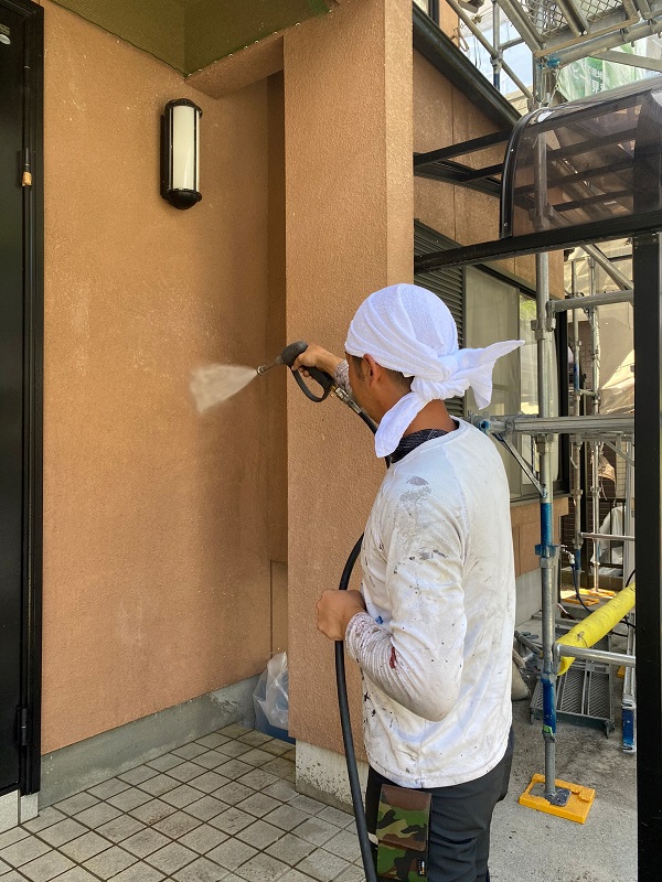 姫路市夢前町　M様邸　外壁塗装に欠かせない高圧洗浄作業！ (2)