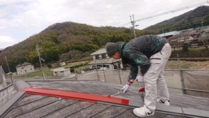 兵庫県姫路市・M様邸　外壁塗装・屋根塗装　棟板金錆び止め塗布 (2)