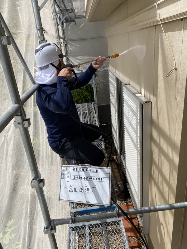 兵庫県姫路市・K様邸　屋根塗装・外壁塗装　社長が水洗いを頑張りました！ (2)